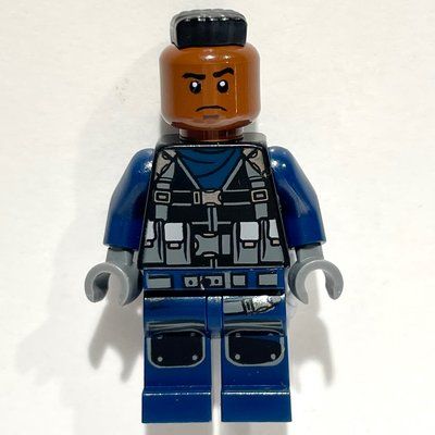 Minifigura Tracker with Mohawk del set 75931