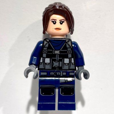 Minifigura Guard, Female del set 75931