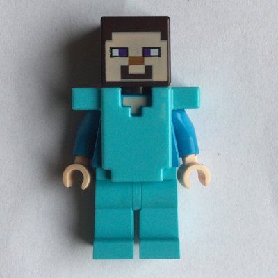 Minifigure Steve in Medium Azure Armor del set 21130