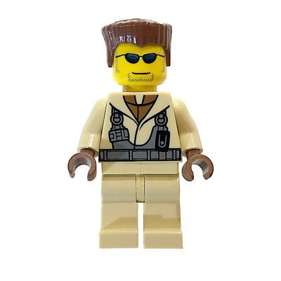 Minifigure Hot Rod Driver, Tan Outfit from set 10200