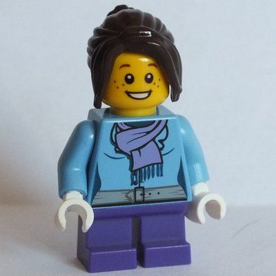 Figurine Girl, Medium Blue Jacket with Medium Lavender Scarf, Short Dark Purple Legs du set 3300014
