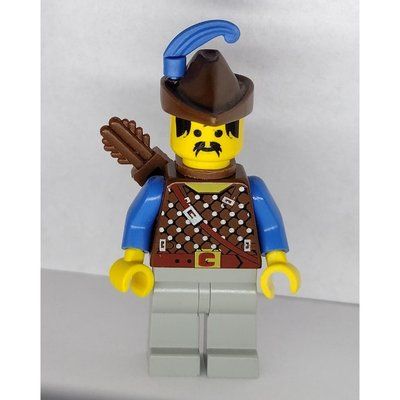 Minifiguur Forestman Archer (Dark Forest) - Brown Hat uit set 6046