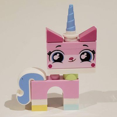 Figurine Unikitty, Light Aqua Foot, Closed Mouth, Crescent Eyes du set 70822