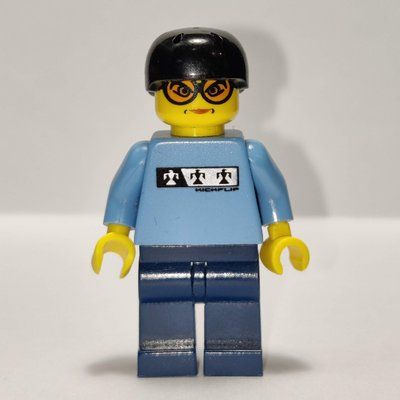 Minifigur Skateboarder, Medium Blue, Black Helmet aus Set 3537