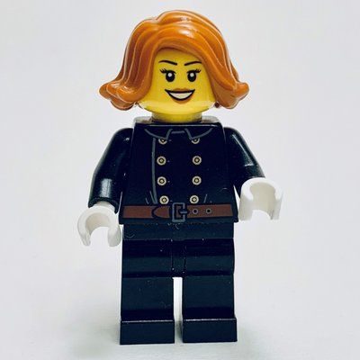 Minifiguur Firewoman, Jacket with 8 Buttons and Belt, Dark Orange Hair uit set 10263