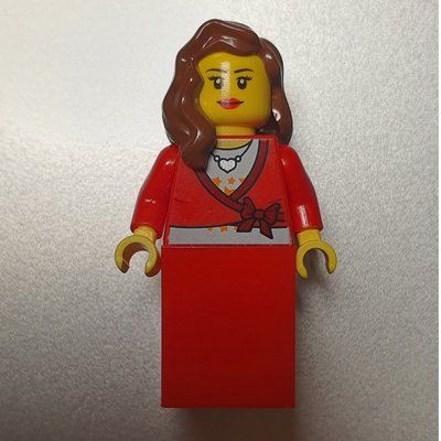 Minifigure Woman, Cardigan Tied with Bow and Necklace, Red Skirt (3626bpr0892 Head) del set 10216