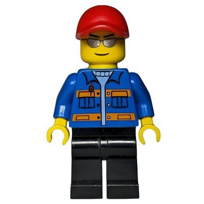 Minifiguur Blue Torso, Black Legs, Red Cap, Sunglasses uit set 75912