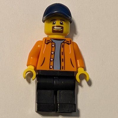 Minifigurka Orange Torso, Black Legs, Dark Blue Cap z zestawu 75876