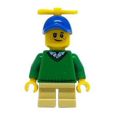 Figurine Boy, Green Sweater, Short Tan Legs, Blue Cap with Propeller du set 60235