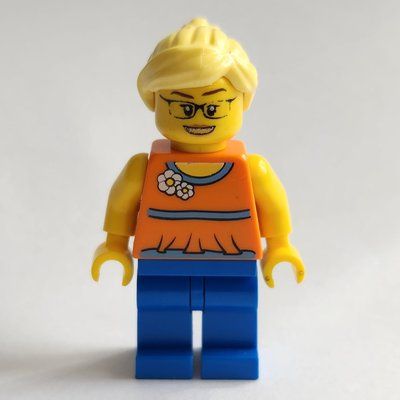 Minifigur Woman, Orange Halter Top with Flowers, Blue Legs, Bright Light Yellow Hair, Glasses aus Set 45022