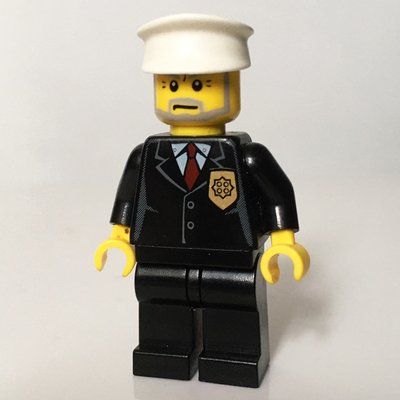 Minifiguur Policeman, Black Suit with Badge, White Hat, Gray Beard uit set 7237