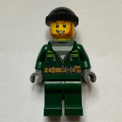 Figurine Criminal, Open Dark Green Jacket over Prison Shirt, Black Hat, Beard du set 60143