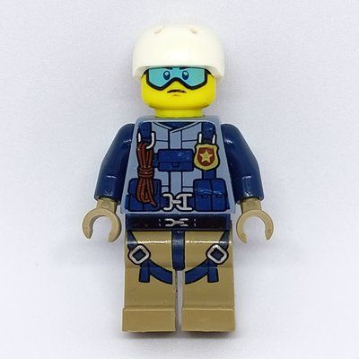 Figurine Policeman, Sand Blue Jacket with Badge, Rope, and Straps, White Helmet, Blue Goggles du set 60173