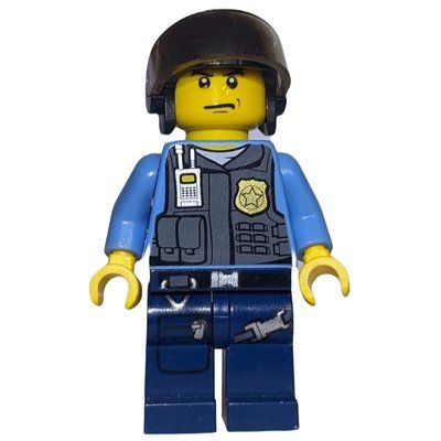 Figurine Policeman, Dark Bluish Gray Vest with Radio, Badge and Pouches over Medium Blue Shirt, Black Hat with Visor du set 60009