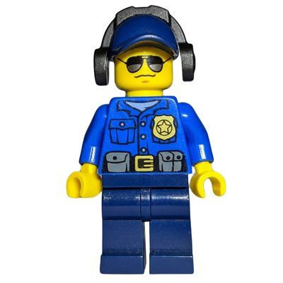 Minifigur Policeman, Blue Shirt with Badge and Pouches, Dark Blue Legs, Dark Blue Cap with Ear Defenders, Sunglasses aus Set 60045