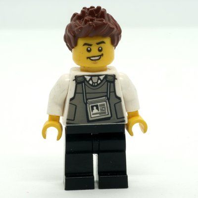 Minifigurka Security Guard, Dark Bluish Gray Vest with ID Badge, Reddish Brown Hair z zestawu 60245