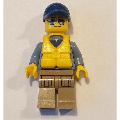 Figurine Policeman, Sand Blue Jacket with Pockets and 'POLICE' on Back, Dark Blue Cap, Yellow Life Vest, Sunglasses du set 60176