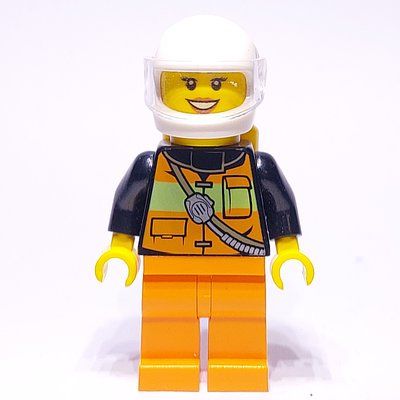Figurine Firewoman, Orange Safety Vest with Radio, White Helmet with Visor, Airtanks du set 10740