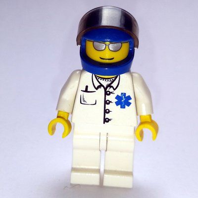 Figurine Doctor, White Shirt with Star of Life Logo, Blue Helmet with Visor, Silver Sunglasses du set 7892