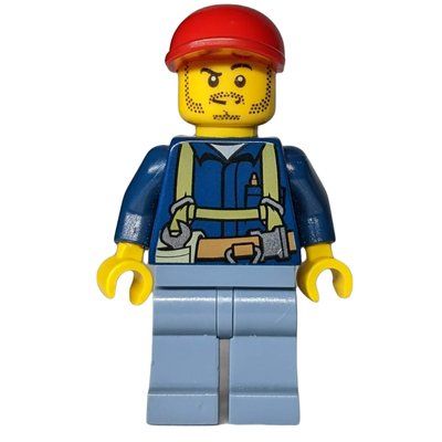 Minifiguur Miner, Dark Blue Shirt with Harness, Red Cap, Stubble uit set 4203