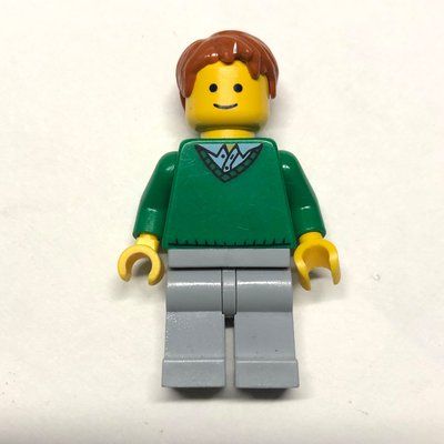 Figurine Green Torso, Light Bluish Grey Legs, Dark Orange Hair du set 10218