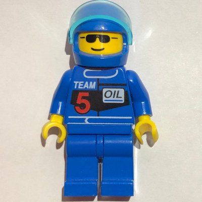 Minifiguur Racer, Blue Jacket with 'TEAM 5', Blue Helmet with Visor, Sunglasses uit set 2554