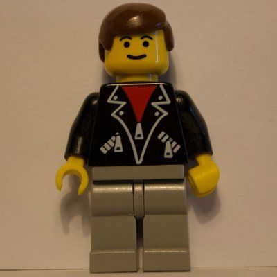 Minifigure Man, Open Black Jacket over Red Shirt, Light Gray Legs, Brown Hair del set 1254
