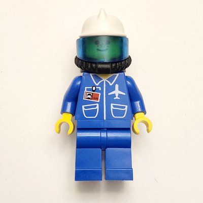 Minifigurka Ground Crew, Blue Jumpsuit with Plane and ID Badge, White Helmet, Breathing Apparatus with Visor, Airtanks z zestawu 2774