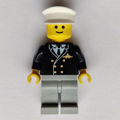 Minifiguur Pilot, Black Jacket with Tie and Airplane Badge, Light Bluish Gray Legs, White Hat uit set 9247
