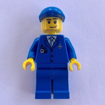 Figurine Crew Member - Blue Torso, Blue Legs, Blue Cap du set 10213