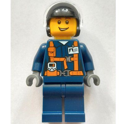 Minifigure Pilot - Dark Blue Torso, Dark Blue Legs, Black Helmet del set 31096