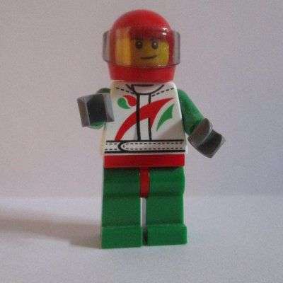 Minifigura Racer, White, Green, and Red Jumpsuit, Red Helmet with Visor del set 30314