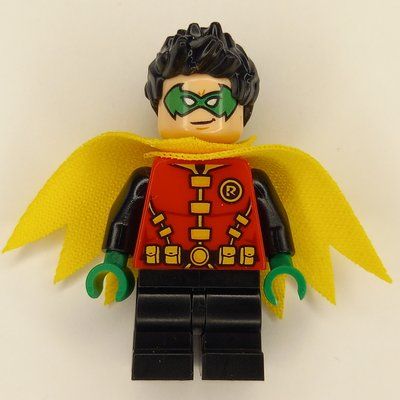Minifigure Robin, Green Eyemask, Yellow Utility Belt, Short Black Legs, Yellow Cape from set 76159