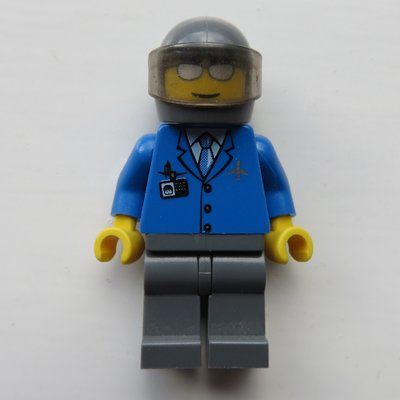 Figurine Pilot, Blue Jacket with Plane Logo and Blue Tie, Dark Bluish Gray Helmet with Visor, Silver Sunglasses du set 2230