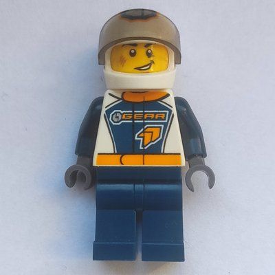 Figurine Racer, Dark Blue and White Jumpsuit with 'GEAR', White Helmet with 'G' and Visor du set 60151