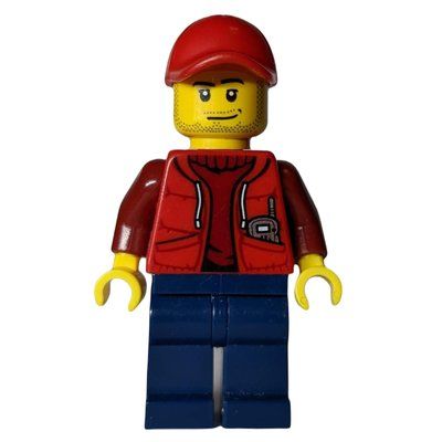 Figurine Marine Explorer, Open Red Jacket over Dark Red Sweater, Red Cap, Stubble du set 60096
