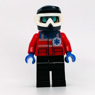 Figurine Paramedic, Woman, Red Jacket with Star of Life, Dark Blue Dirt Bike Helmet with Snow Goggles, Printed Snow Goggles du set 60203