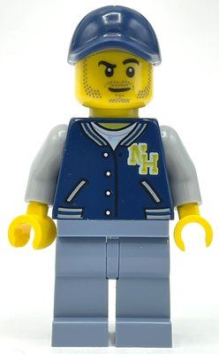 Figurine Man, Dark Blue Letterman Shirt with 'NH', Sand Blue Legs, Dark Blue Cap, Stubble du set 60233