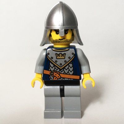 Minifiguur Knight, Dark Blue, Helmet, Stubble uit set 7094