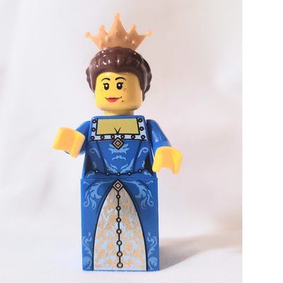 Minifigure Queen, Blue Dress, Crown from set 7079