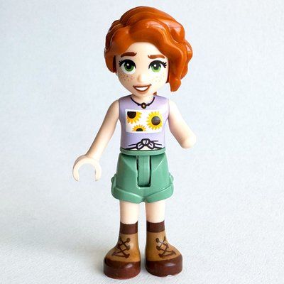 Figurine Autumn - Bright Pink Top, Sand Green Shorts du set 42632