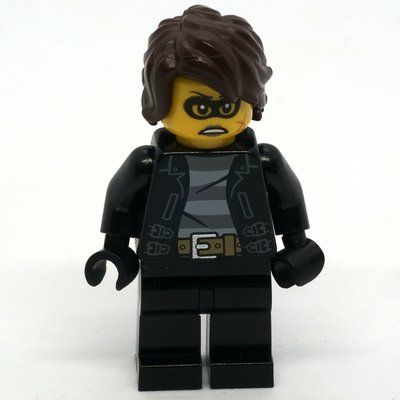 Minifigur Clara the Criminal aus Set 60272