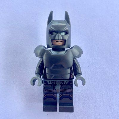 Minifigur Batman, Pearl Titanium Suit, Pearl Dark Gray Cowl, Armor, Glow in the Dark Head aus Set 76044