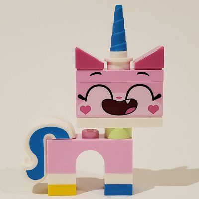 Minifigure Unikitty, Dark Azure Foot, Closed Eyes from set 5005239