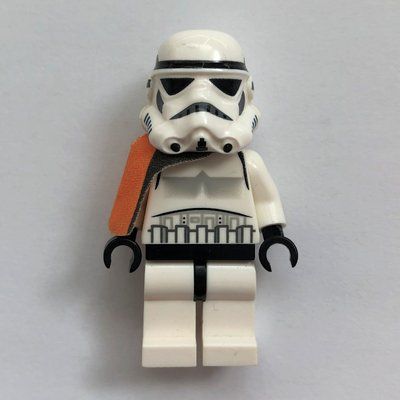 Minifigura Sandtrooper Squad Leader / Captain, Orange Pauldron, Neck Bracket, Plain Black Head, Dotted Mouth print del set 7659
