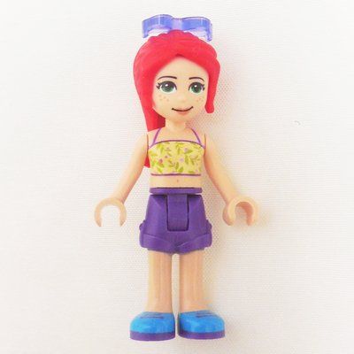 Minifigura Mia - Lime Top, Dark Purple Skirt, Sunglasses del set 41413