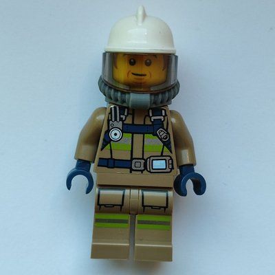 Figurine Bob, Dark Tan Firesuit, White Helmet du set 60282