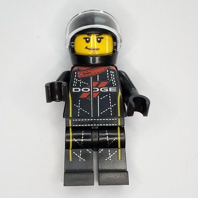Minifigurka Race Driver - Black Torso, Black Legs, Black Helmet z zestawu 76904