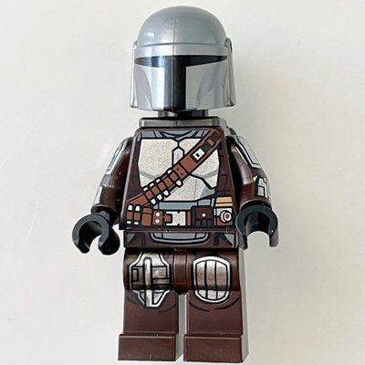 Figurine The Mandalorian / Din Djarin, Dark Brown Outfit with Jet Pack, Black Head du set 75319