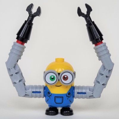 Minifigura Minion Bob - Robotic Arms del set 30387